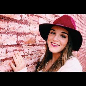 Meet your Posher, Brooke